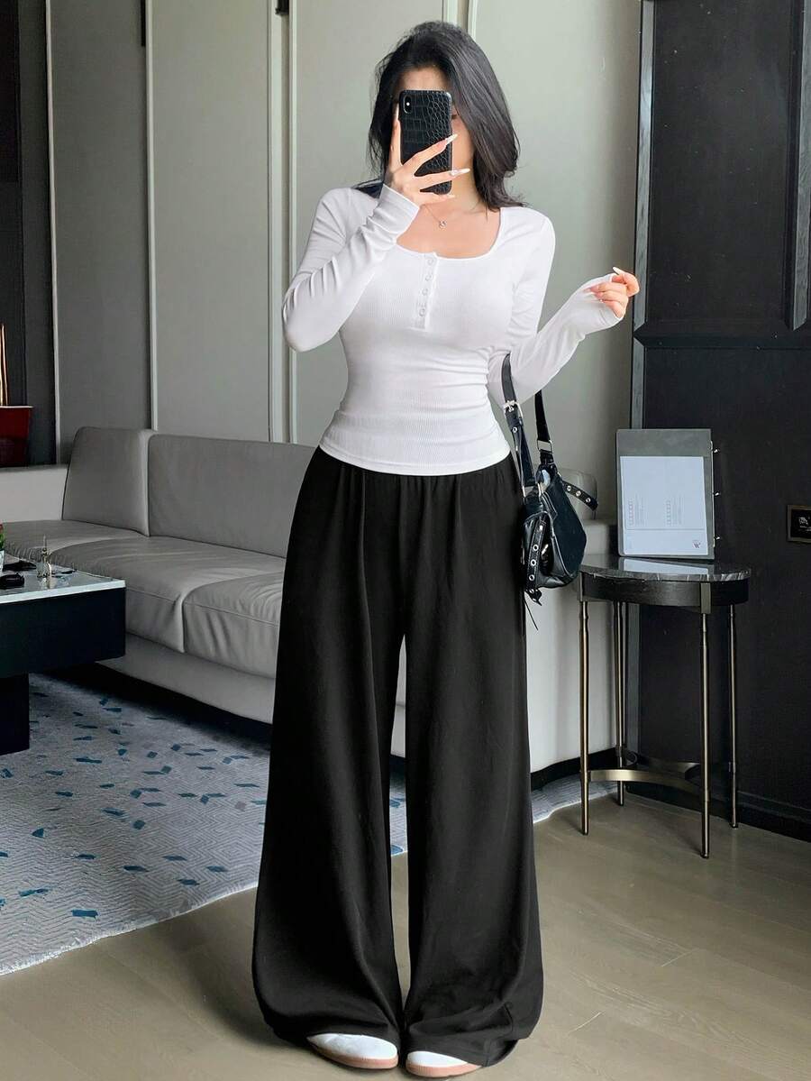 DAZY 女款兩件套:白色修身T恤與黑色直筒休閒長褲,秋季居家與休閒穿著 - 白色 - 查看 1