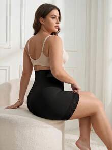 SHEIN CURVE+ 女款大尺碼蕾絲拼接高腰塑形短褲 (1件) - 黑色 - 查看 5