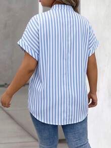EMERY ROSE Plus Size Women's Striped Notch V-Neck Batwing Short Sleeve Blouse - Blue and White - View 2