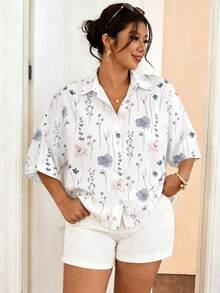 SHEIN Frenchy T-shirt mode à manches courtes à fleurs marguerite pour femmes grandes tailles, ensemble d'été polyvalent pour les trajets en grandes tailles, ensemble court, ensemble de vacances en grandes tailles pour femmes, ensemble d'été pour femmes, ensemble d'été pour silhouettes courbes - Bleu et Blanc - Voir 4