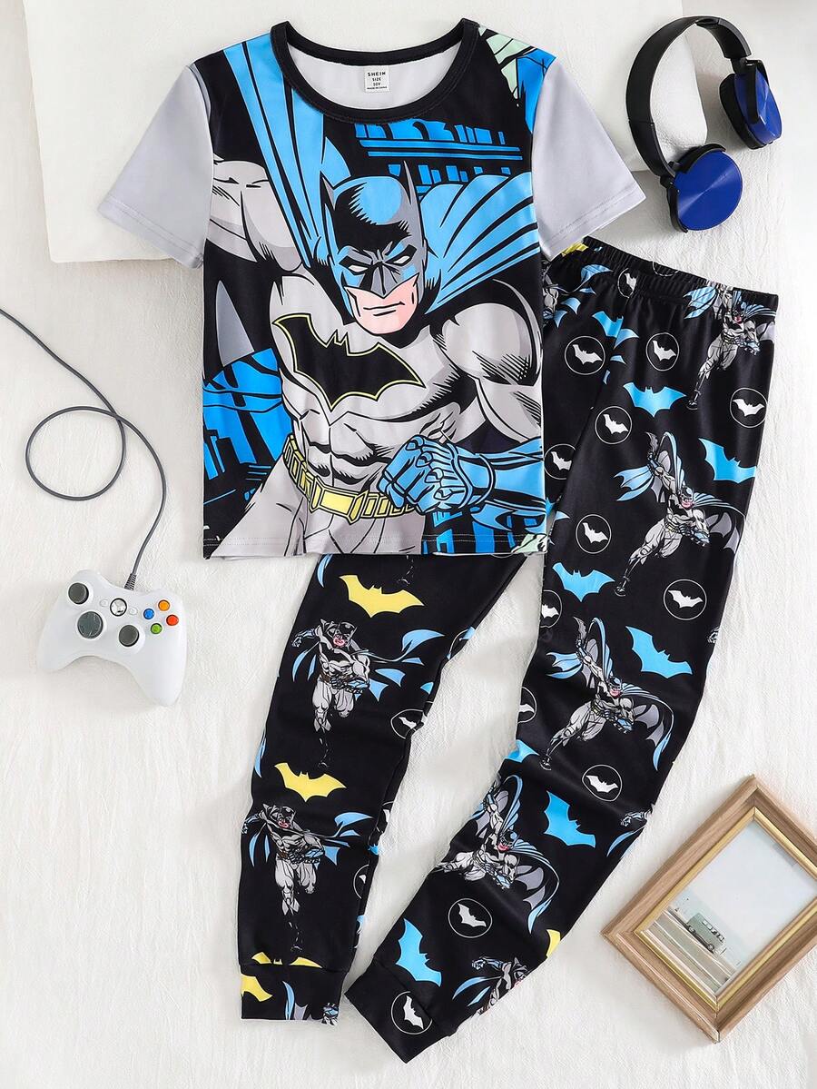 BATMAN X SHEIN TOM & JERRY X SHEIN GraphicGems 大童男孩圓領卡通印花短袖上衣與長褲休閒日常居家睡衣套裝 - 黑色 - 查看 1