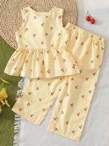 SHEIN Vintaside Kids 女童两件套：无袖格纹樱桃印花上衣，饰有3D樱桃图案，搭配宽松阔腿裤，适合休闲、海滩、度假穿着，夏季皆宜。 - 黃色 - 查看 3
