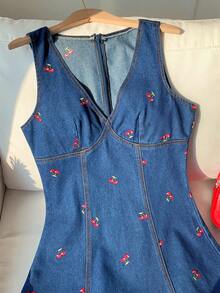 Brillora 女款櫻桃刺繡V領休閒飄逸可愛復古流蘇70年代無袖牛仔洋裝 藍色條紋 秋季優雅 度假派對野餐早午餐 - 中等水洗藍 - 查看 4