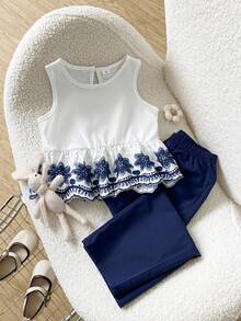 SHEIN Playful Pals 女童復古優雅鏤空刺繡條紋布料圓領背心與長褲套裝，適合春夏季日常穿著、外出與度假 - 藍白色 - 查看 3