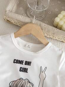 SHEIN Genkimix Kids 女童韓系簡約卡通女孩印花圓領短袖T恤搭配粉色與白色條紋蝴蝶結印花寬鬆直筒長褲套裝，夏季休閒街頭風 - 紅色 - 查看 3