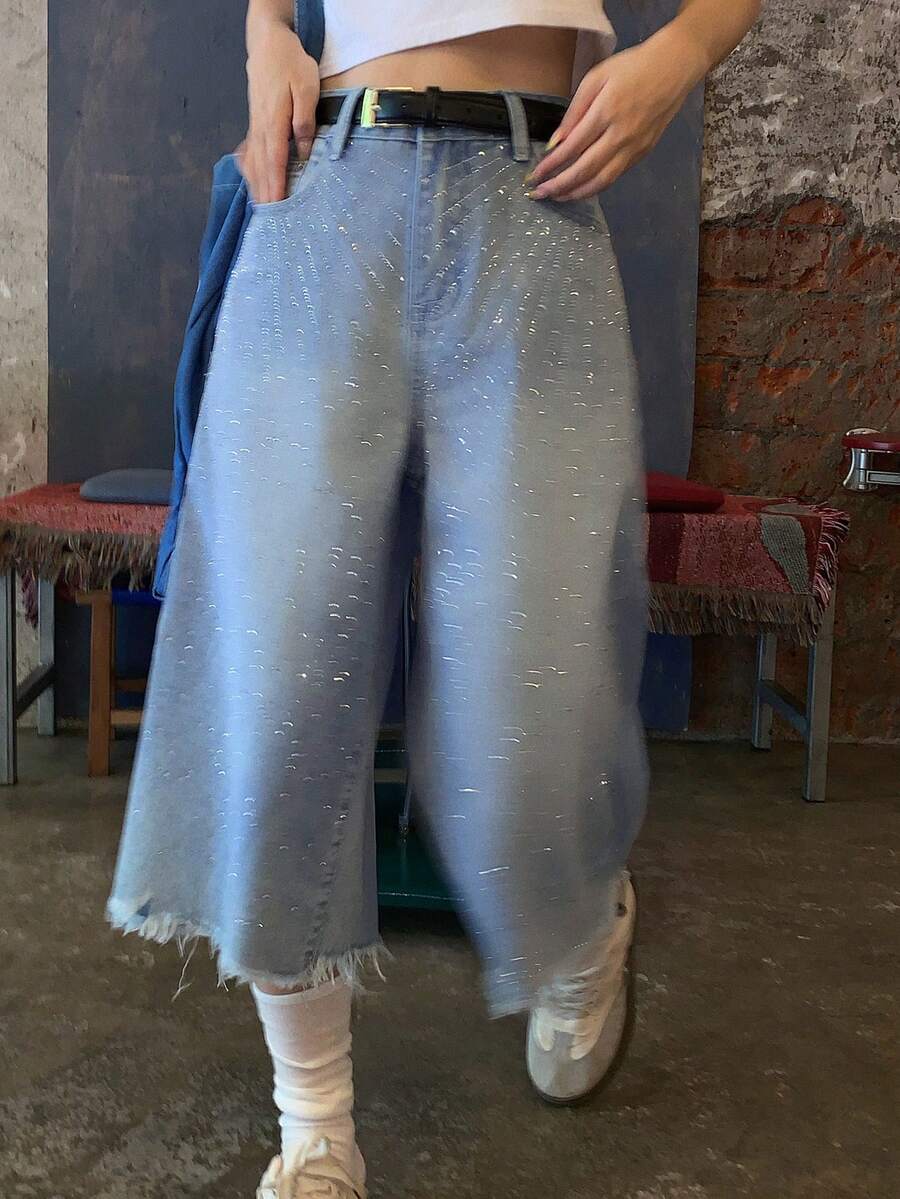DAZY 水鑽裝飾磨損休閒度假風夏季女款牛仔短褲 - 淺色水洗藍 - 查看 1