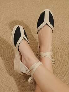 Styleloop Sandalias de cuña con correa y punta cerrada en contraste de color blanco y negro, estilo casual versátil y sencillo, un imprescindible para ir al trabajo - Negro - Ver 10