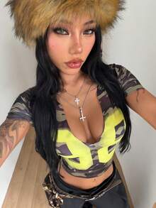 軍綠色