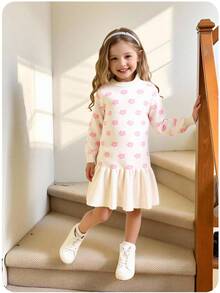 SHEIN Playful Pals 女童毛衣洋裝，時尚可愛圓領標準版型卡通花卉提花針織洋裝，柔軟舒適，適合春、秋、冬三季，完美適用於日常穿著、外出、旅行、度假、居家與托兒所，適合兒童玩耍 - 白色 - 查看 6