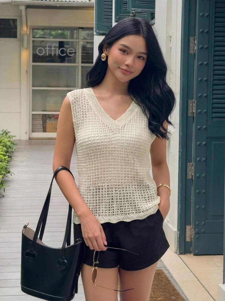 Yunfilé Women's Solid Color V-Neck Hollow Out Casual Daily Tank Top, Summer Occasion Cream White - Apricot - View 1
