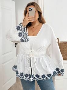 SHEIN CURVE+ 大尺碼休閒波希米亞風優雅浪漫刺繡拼接V領收腰喇叭長裙 2026秋季 22W 白色花卉晚宴度假正式長裙 - 白色 - 查看 6