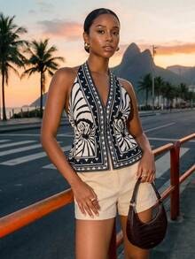 CAJUNI Top halter con escote en V profundo y estampado geométrico para mujer, ideal para vacaciones - Blanco y Negro - Ver 6