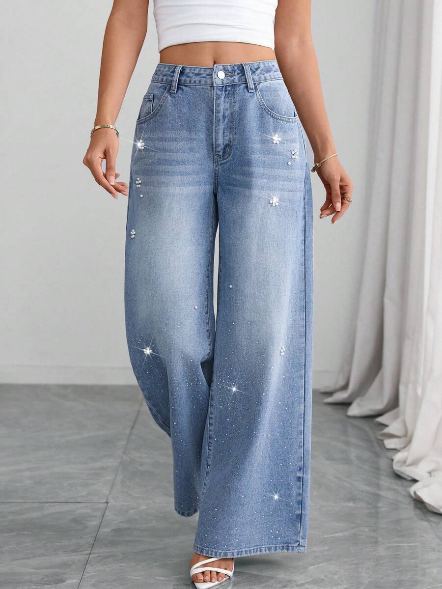 Selianne Celana Jeans Wanita Model Longgar dengan Kantong dan Hiasan Mutiara Imitasi - Light Wash - View 1