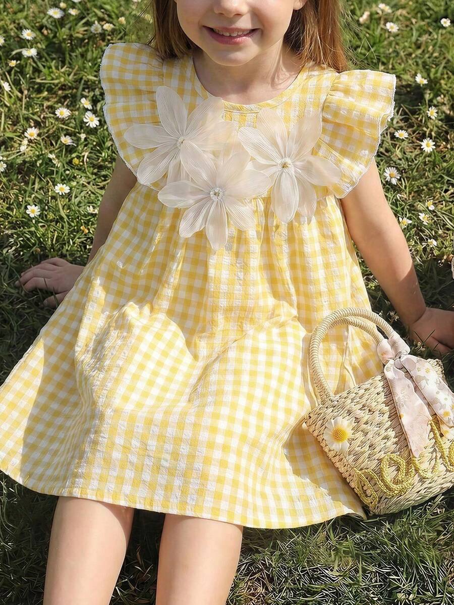 SHEIN Elladie kids 女童纯色优雅连衣裙。精致的荷叶袖设计增添可爱魅力,A字廓形优雅大方。3D立体花卉装饰更添活力。适合多种场合:户外玩耍,轻松吸引眼球;居家休闲,舒适自在;参加派对,优雅吸睛。小公主们的首选。 - 黃色 - 查看 1