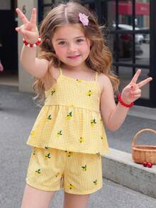 SHEIN Elladie kids 少女（小码）蓝格子樱桃印花吊带背心短裤两件套，清爽舒适，适合夏季出游 - 黃色 - 查看 4