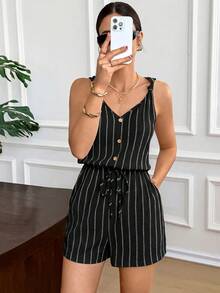 SHEIN Frenchy Mono corto de verano para mujer con textura, decoración de botones y cintura elástica, estilo casual sencillo - Negro - Ver 6