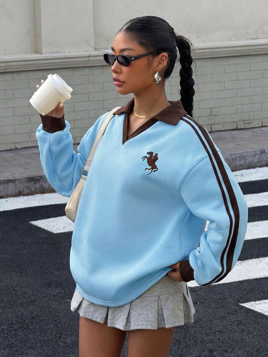 Muchica 女款秋冬保暖內裡配色織帶POLO領刺繡寬鬆運動衫 - 淺藍色 - 查看 1