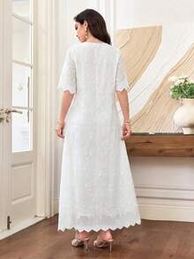 Yasmyna Spring/Summer Fashion Vacation V-Neck Short Sleeve Placed 3D Embroidered Flared Dress - White - View 2