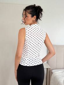 SHEIN EZwear 白色波點 V 領收腰上衣，日常夏季法式風格，70 年代復古優雅，適合茶會、度假、上班、辦公室、早午餐 - 白色 - 查看 2