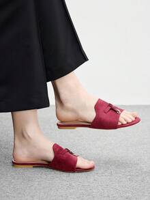 CUCCOO BIZCHIC 女款酒紅色麂皮質感經典平底拖鞋，舒適百搭，適合夏季通勤與辦公穿著 - 酒紅色 - 查看 4