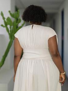 CurvyTilda 2026 Spring/Summer Plus Size Women Solid Color Round Neck Ruched Waist Simple Dress, Suitable For Vacation, Cruise, Travel, Beach, Party, Banquet, Summer Dresses - White - View 6