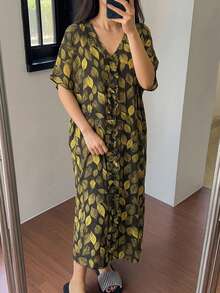DAZY 葉片圖案滿版印花寬鬆長洋裝短袖女款睡袍夏季居家套裝睡衣 - 綠色 - 查看 1