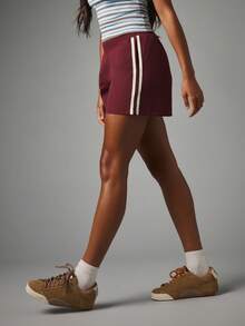 MISSGUIDED Calções longos descontraídos em nylon com detalhe de risca lateral e cintura elástica para uso casual diário - Vermelho e branco - Ver 2