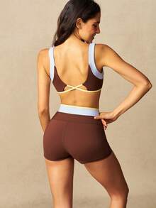 VARSIVA Conjunto deportivo de top de tirantes ultra corto y shorts con bloques de color para mujer - Multicolor - Ver 9