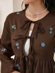 Veilorie 女款刺繡綁帶荷葉邊下擺長袍 - 咖啡棕 - 查看 2