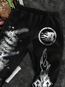 SHEIN 青少年男孩新款休閒極簡 Y2K 風格塗鴉手繪嘻哈肖像星星圖案英文字母運動風圓領短袖印花 T 恤經典喇叭運動長褲 2 件套，適合春/夏，適合秋/冬 - 彩色 - 查看 7