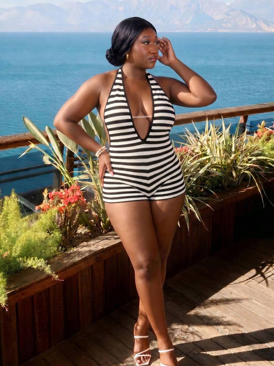 CurvyTilda 大码女士度假白色针织纹理波浪面料深V领露背性感连体衣，时尚修身连体裤，适合派对、约会、下午茶、波西米亚风度假、海滩、夏季穿着