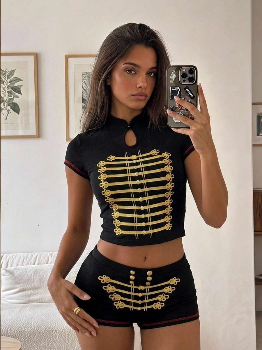 SHEIN ICON 女款立領撞色休閒基本款 2000s 90s Disco Y2K 性感百搭日常穿著 Rave 舞廳短版上衣 夜店穿搭 黑金配色 夏季 - 黑色 - 查看 1