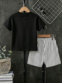 3 Conjuntos Aleatorios, Envío de 1 Conjunto, Conjunto de Camiseta de Manga Corta con Cuello Redondo y Pantalones Cortos con Patrón de Icono de Jinete a Rayas Azul, Blanco y Negro, Atuendo Deportivo de Verano al Aire Libre, Conjunto de Camiseta de Manga Corta con Cuello Redondo y Pantalones Cortos Suave y Cómodo para Niños, Perfecto para Niños - Multicolor - Ver 2