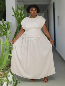 CurvyTilda 2026 Spring/Summer Plus Size Women Solid Color Round Neck Ruched Waist Simple Dress, Suitable For Vacation, Cruise, Travel, Beach, Party, Banquet, Summer Dresses - White - View 4