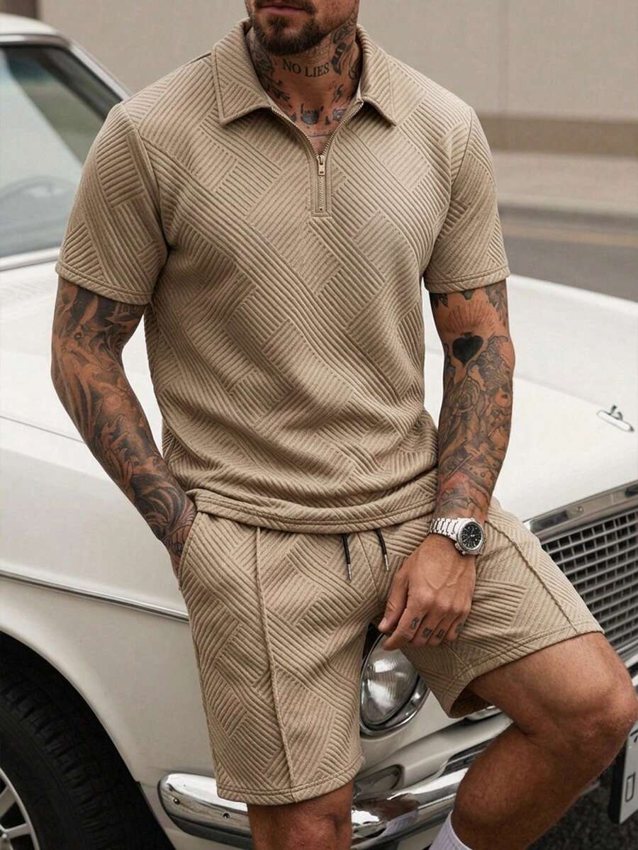 Manfinity CasualCool 男士夏季時尚休閒 Polo 套裝,拉鍊 Polo 衫與短褲,舒適好穿,適合日常出遊與參加朋友聚會 - 卡其色 - 查看 1