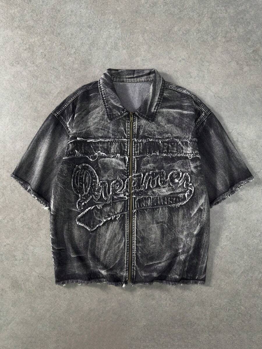 ROMWE MEN Camisa de mezclilla de manga corta con cremallera y parches de letras para hombre - Negro - Ver 1