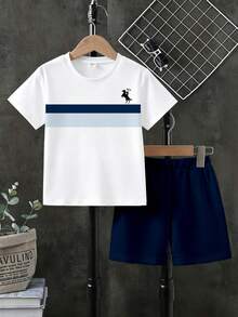 3 Conjuntos Aleatorios, Envío de 1 Conjunto, Conjunto de Camiseta de Manga Corta con Cuello Redondo y Pantalones Cortos con Patrón de Icono de Jinete a Rayas Azul, Blanco y Negro, Atuendo Deportivo de Verano al Aire Libre, Conjunto de Camiseta de Manga Corta con Cuello Redondo y Pantalones Cortos Suave y Cómodo para Niños, Perfecto para Niños - Multicolor - Ver 6