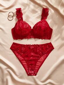 Charlaine Plus Size Charismatic Leading Lady Series Rose Embroidery Patchwork Underwire Bra & Panty Set - Red - View 1
