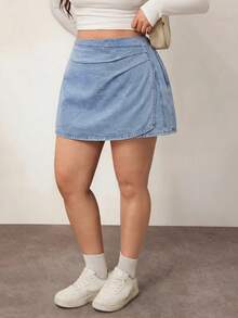 SHEIN CURVE+ CURVE+ 大尺碼女款抓褶牛仔迷你裙，休閒日常與夏季通勤辦公裙 - 淺色水洗藍 - 查看 7
