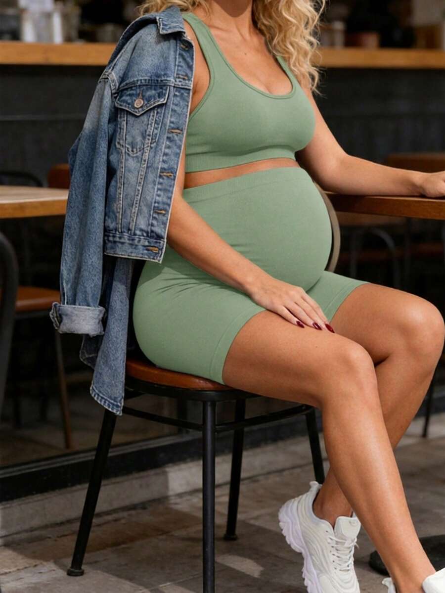 SHEIN 孕婦純色露背背心與短褲運動套裝 - 綠色 - 查看 1