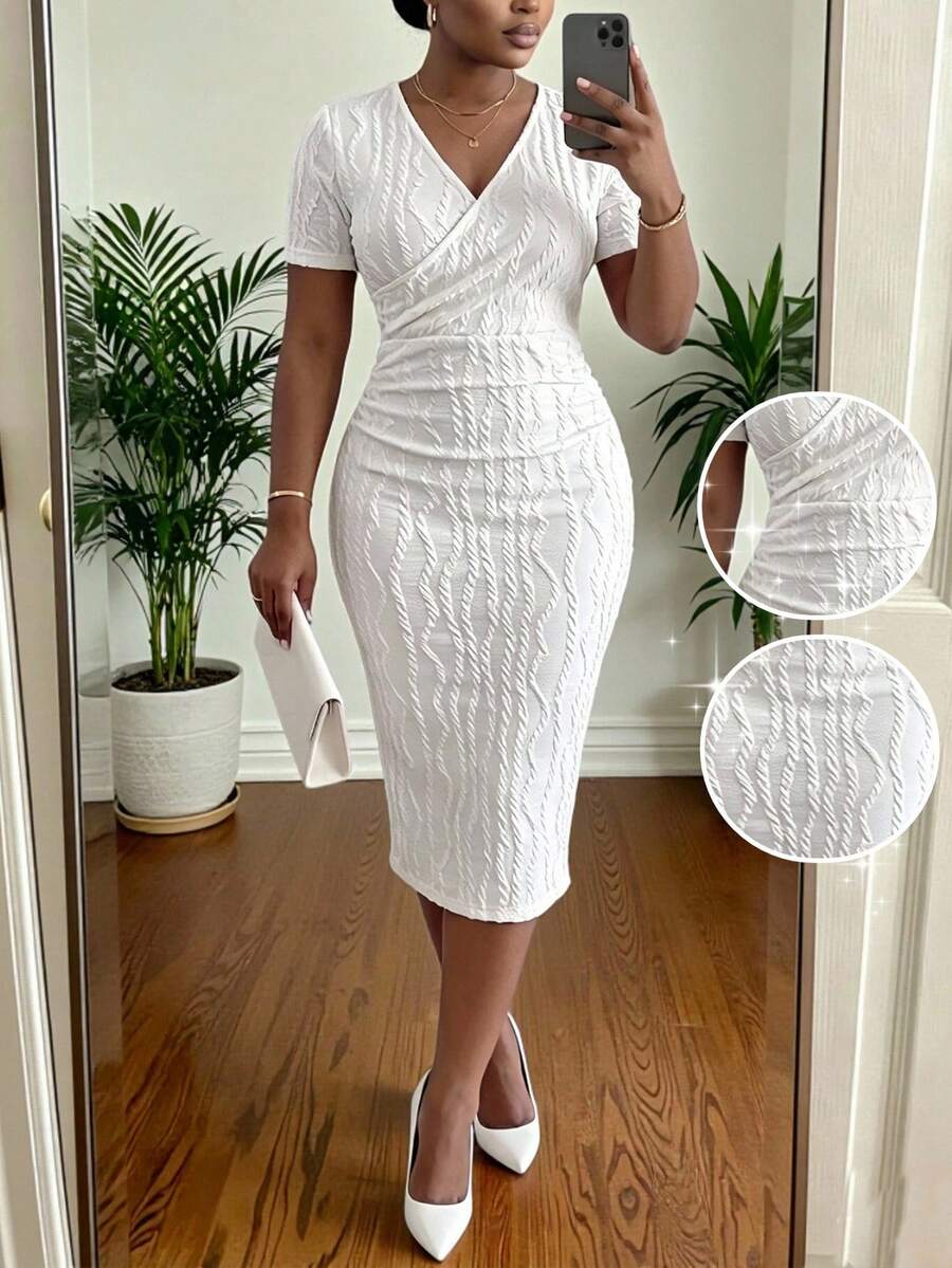 SHEIN Lady CURVE 大码女式V领短袖修身优雅连衣裙 - 白色 - 查看 1