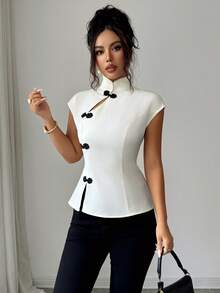 Elenzga Blusa Cheongsam de estilo chino nuevo para mujer, color albaricoque, de satén brillante de color liso, con cuello alto, manga corta, abertura en el cuello delantero, botones de rana en contraste con diseño de gota de agua, bajo con abertura, cintura ceñida, silueta pequeña en A, elegante francesa, vintage, formal, para oficina, desplazamientos, casual, playa, vacaciones, estilo minimalista, versátil, para té de la tarde, reuniones, ocio en casa, cómoda, para fiestas, primavera y verano, nueva blusa de verano - Albaricoque - Ver 4