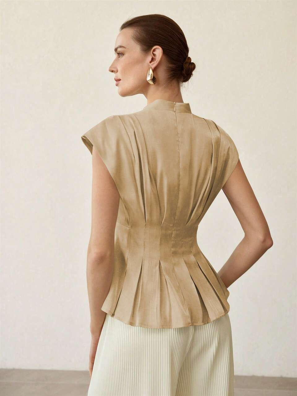 MOTF SPRING/SUMMER SLEEVELESS WAIST-CINCHING V-NECK FAUX LINEN SUBTLE GLITTER FABRIC ELEGANT CASUAL COMMUTER WOMEN'S TOP TEACHERS' DAY OFFICE DINNER TAN