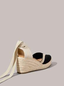 Styleloop Sandalias de cuña con correa y punta cerrada en contraste de color blanco y negro, estilo casual versátil y sencillo, un imprescindible para ir al trabajo - Negro - Ver 4