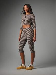 MISSGUIDED 條紋針織七分緊身褲，修身剪裁，彈性腰頭，適合日常休閒穿著 - 彩色 - 查看 3