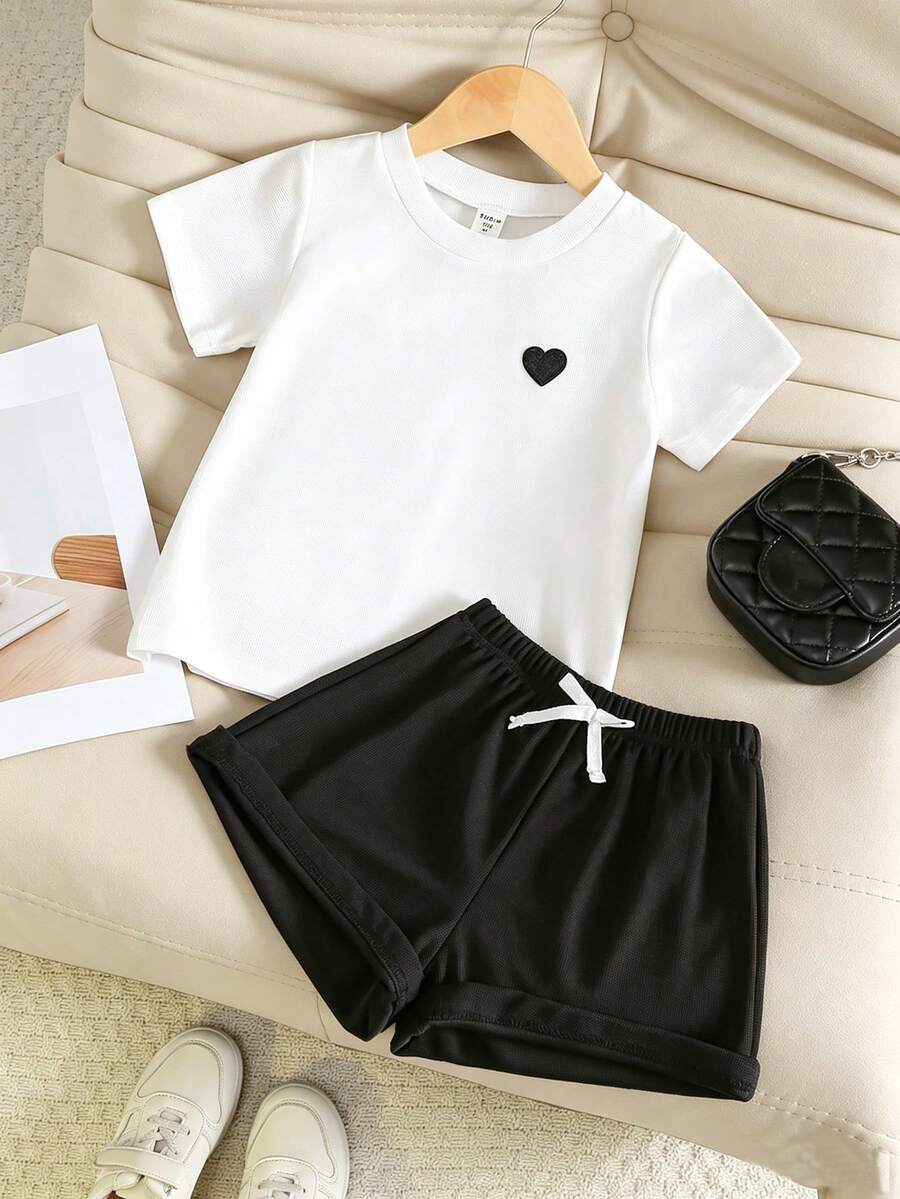 SHEIN Genkimix Kids 女童時尚可愛愛心刺繡針織短袖T恤上衣套裝,適合日常休閒、運動、外出與度假 - 彩色 - 查看 1