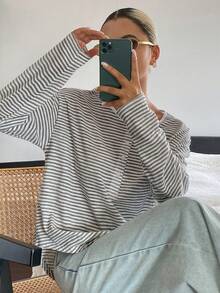 DAZY 女款露肩純色寬鬆版型T恤校園風 - 灰色 - 查看 6