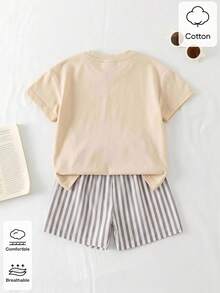 SHEIN Playful Pals 2件組 男童休閒時尚舒適圖案印花圓領落肩上衣與條紋印花短褲，適合春夏、戶外玩耍、日常穿著、柔軟夏裝、度假 - 卡其色 - 查看 2