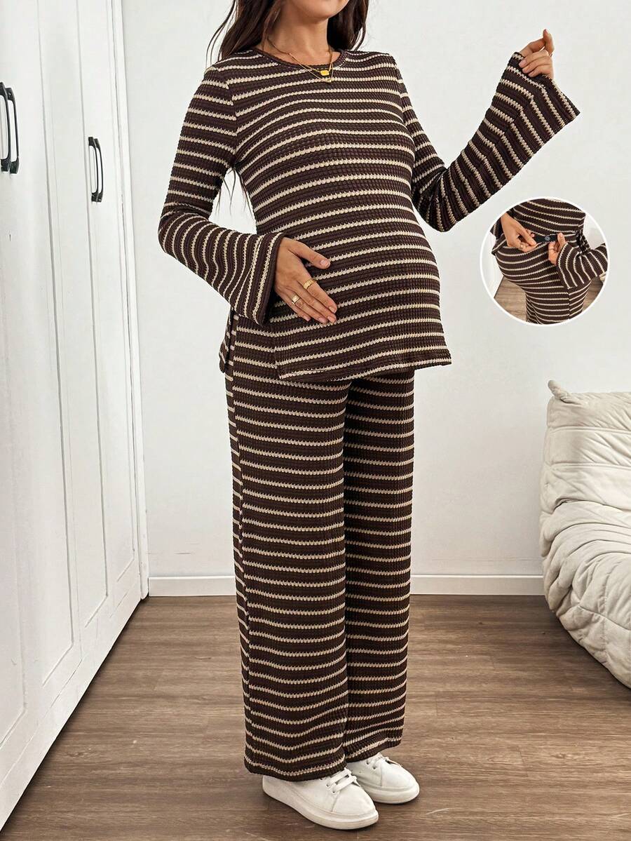 SHEIN 孕婦條紋圓領長袖T恤與可調腰圍長褲休閒簡約常規2件套,適合外出拍照,秋季款 - 棕色 - 查看 1