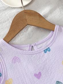 SHEIN Genkimix Kids 4-7歲女童夏季可愛甜美清新風套裝 泡泡皺紋水紋彩色小愛心荷葉邊無袖上衣 + 同款印花短褲 2件套 棉感紋理面料 親膚舒適輕盈 適合夏季戶外玩耍與日常休閒穿著 - 紫色 - 查看 8